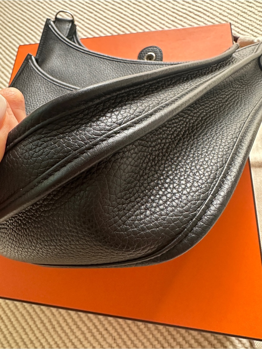 Hermes Evelyne 29 Noir (Black) w/ silver hw - Picture 7 of 14